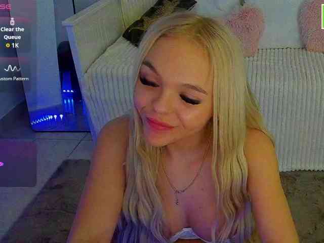DaisyAbby03 webcam