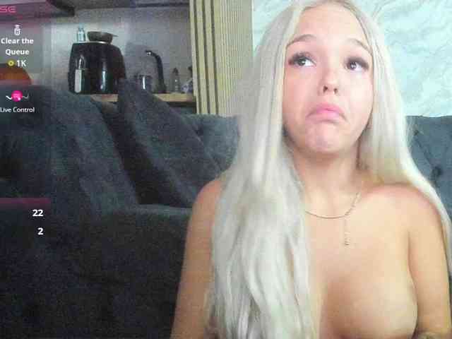 DaisyAbby03 webcam