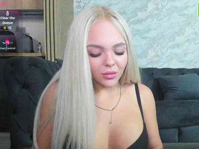 DaisyAbby03 webcam