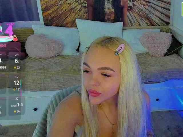 DaisyAbby03 webcam