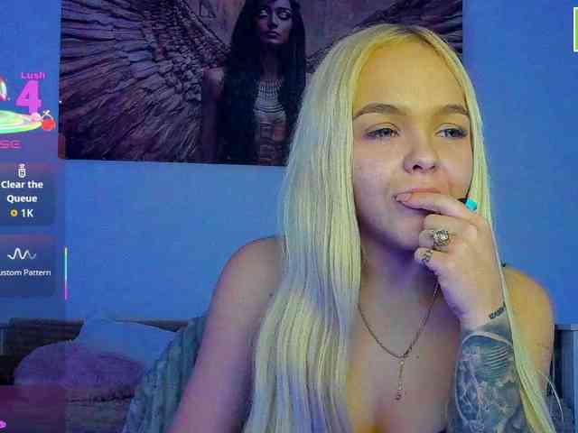 DaisyAbby03 webcam