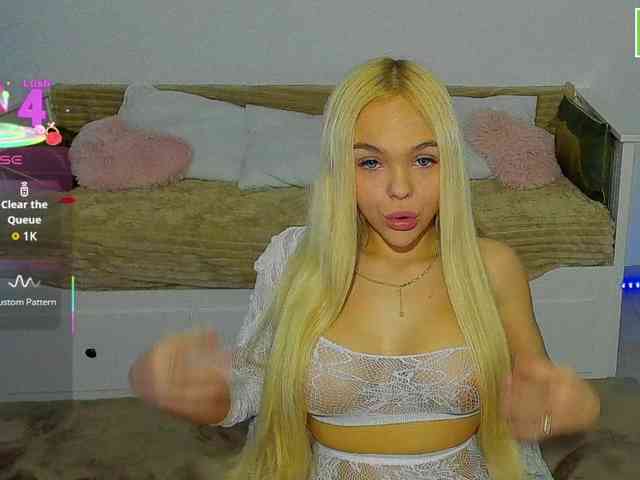 DaisyAbby03 webcam