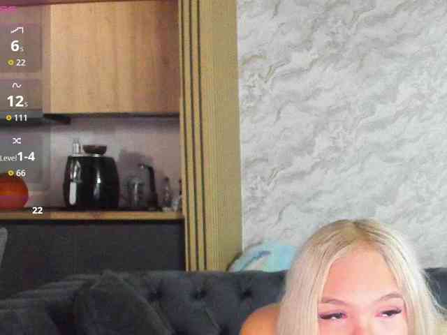 DaisyAbby03 webcam