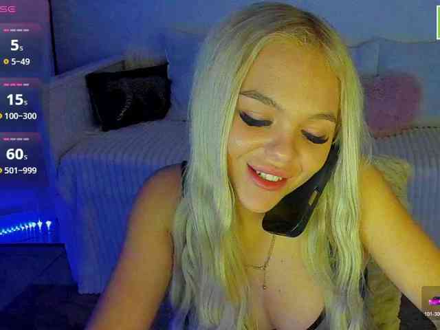 DaisyAbby03 webcam
