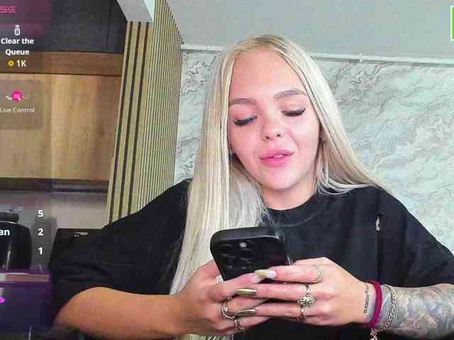 DaisyAbby03 Live Webcam on BongaCams