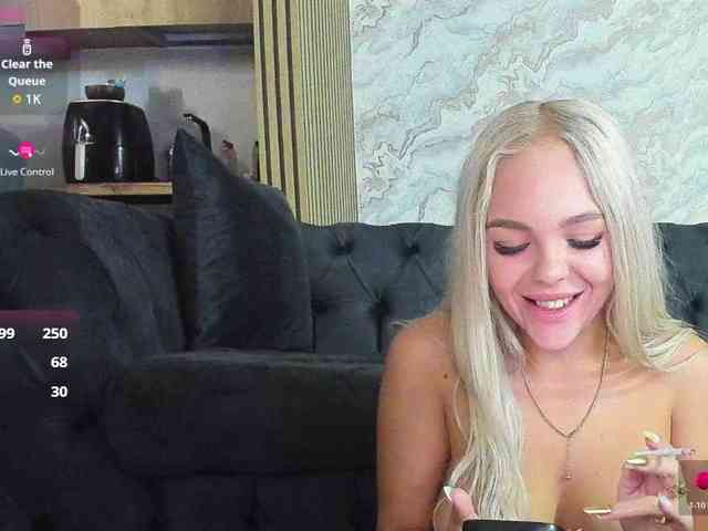 DaisyAbby03 webcam