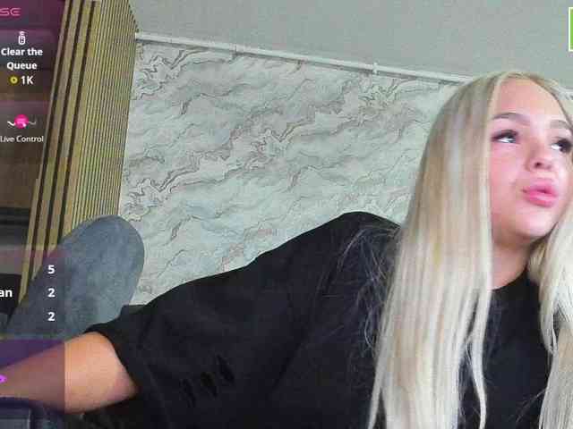 DaisyAbby03 webcam