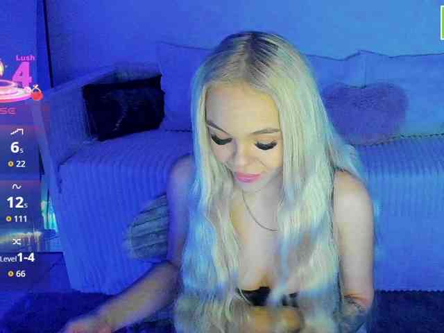 DaisyAbby03 webcam