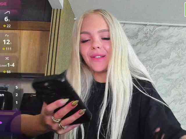 DaisyAbby03 webcam