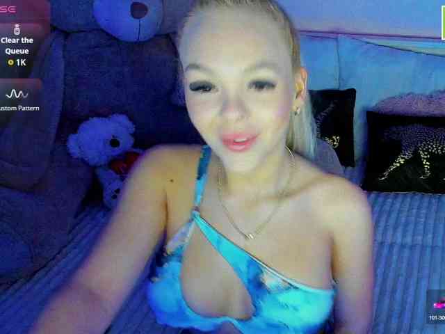 DaisyAbby03 webcam