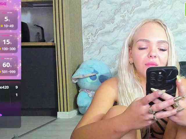 DaisyAbby03 webcam