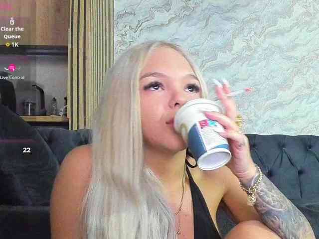 DaisyAbby03 webcam