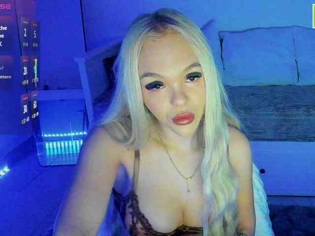 DaisyAbby03 webcam