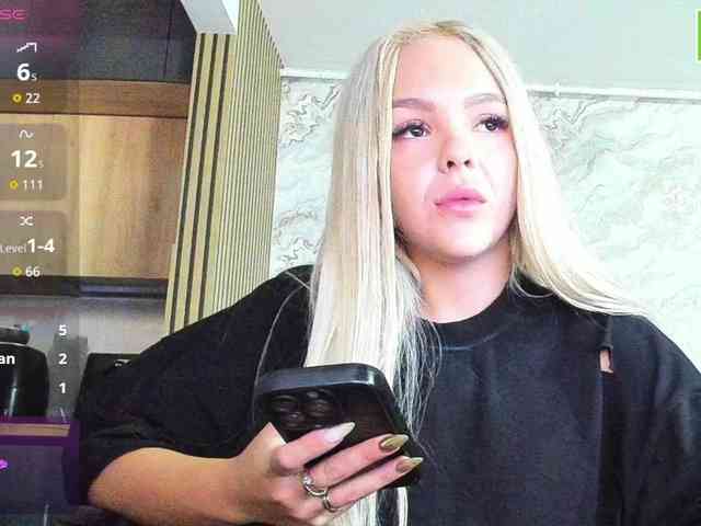 DaisyAbby03 webcam