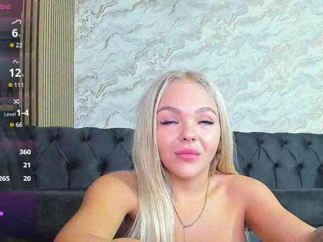 DaisyAbby03 webcam