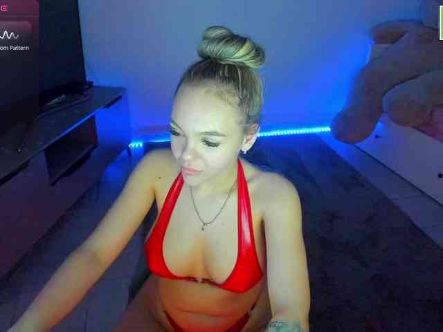 DaisyAbby03 webcam