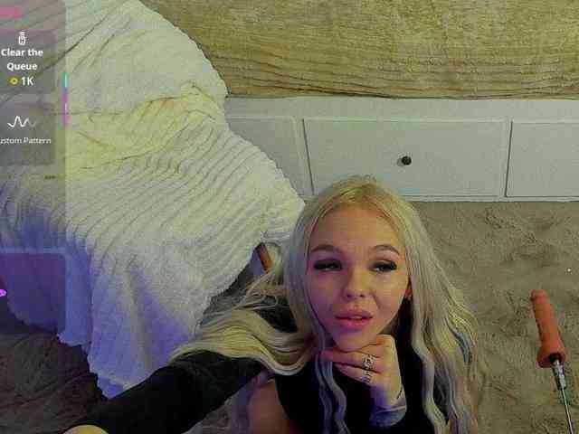 DaisyAbby03 webcam