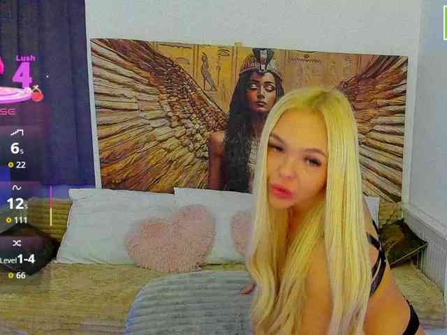 DaisyAbby03 webcam