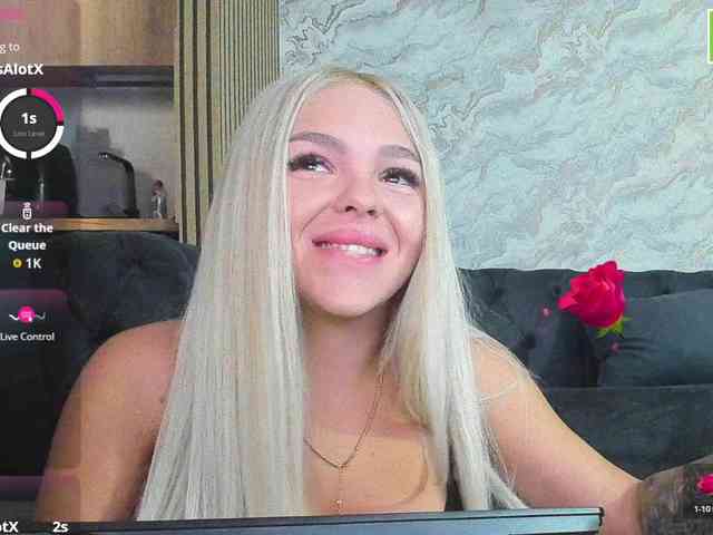 DaisyAbby03 webcam