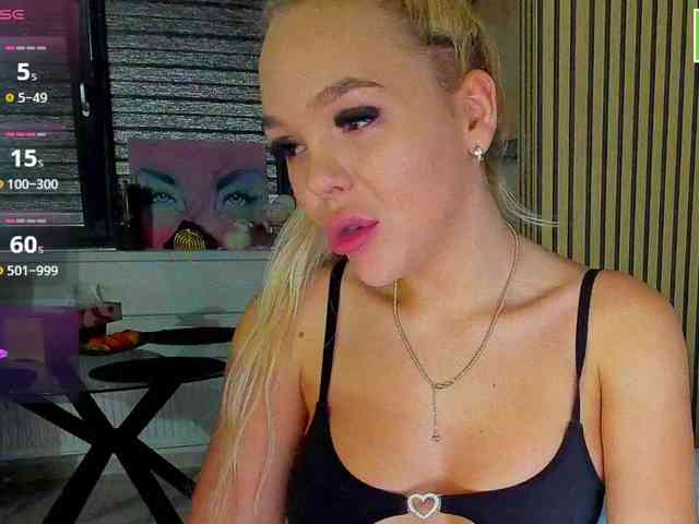 DaisyAbby03 webcam