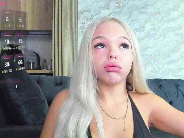 DaisyAbby03 webcam