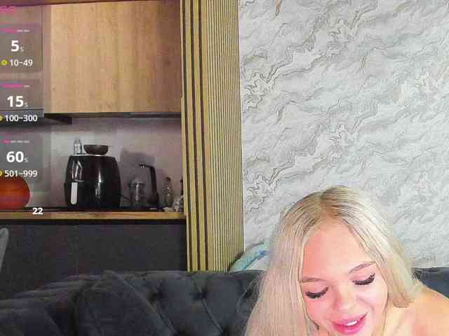 DaisyAbby03 webcam