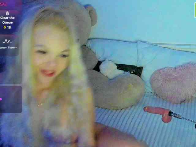 DaisyAbby03 webcam