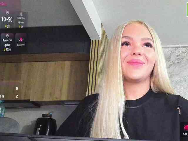 DaisyAbby03 webcam