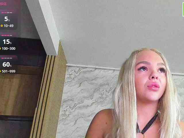 DaisyAbby03 webcam