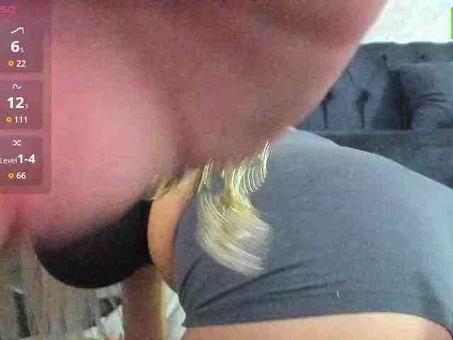 DaisyAbby03 webcam