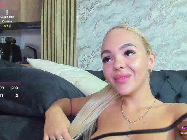 DaisyAbby03