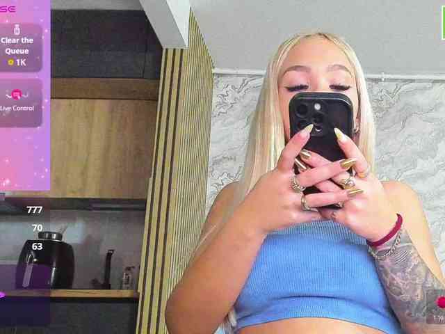 DaisyAbby03 webcam