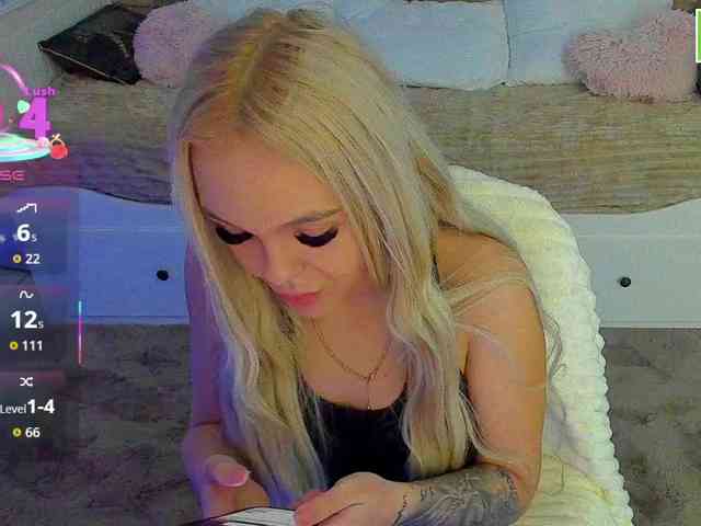 DaisyAbby03 webcam