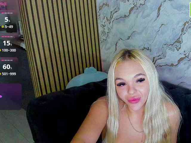 DaisyAbby03 webcam