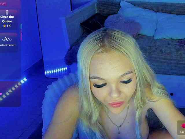 DaisyAbby03 webcam