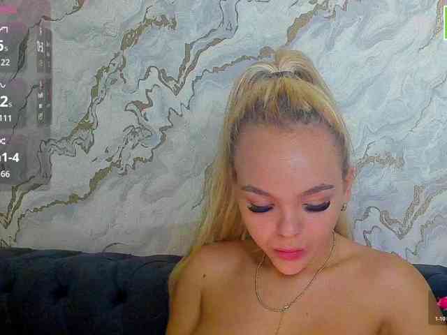 DaisyAbby03 webcam