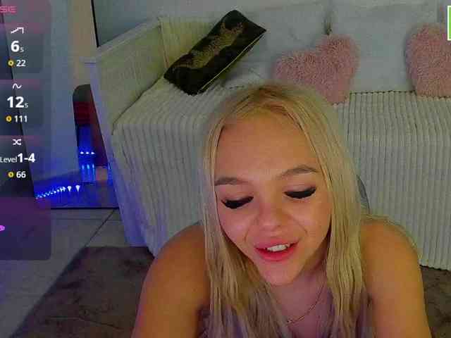 DaisyAbby03 webcam