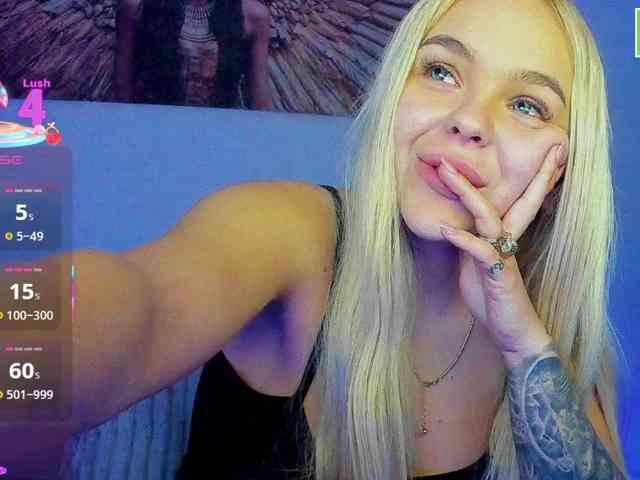 DaisyAbby03 webcam