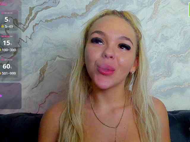 DaisyAbby03 webcam