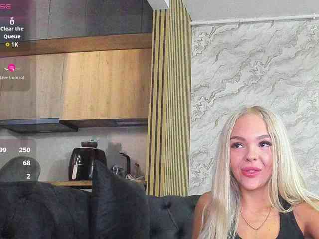 DaisyAbby03 webcam