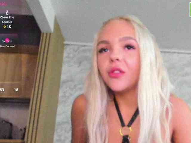 DaisyAbby03 webcam