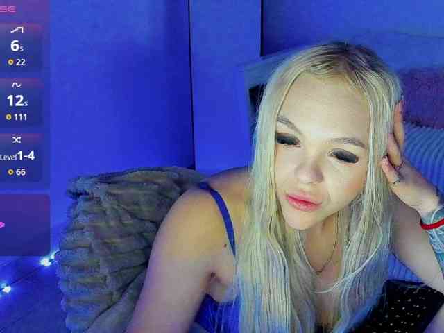 DaisyAbby03 webcam