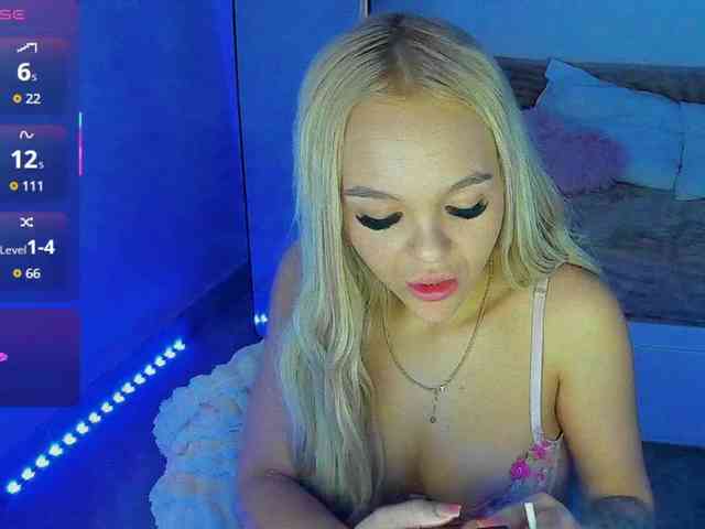 DaisyAbby03 webcam
