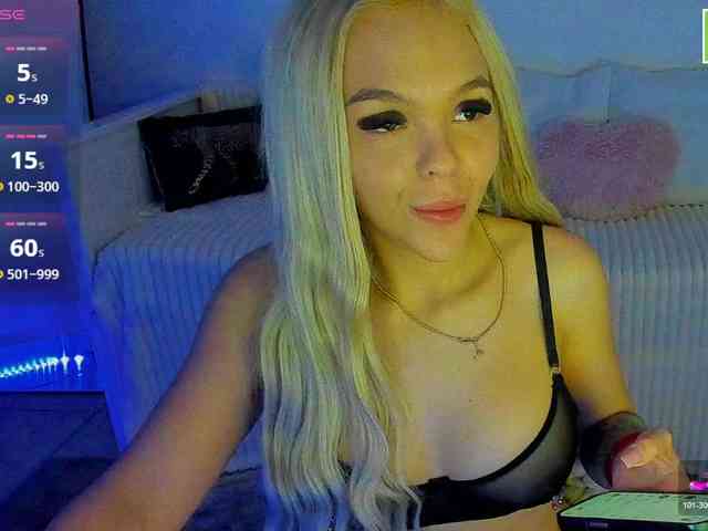 DaisyAbby03 webcam