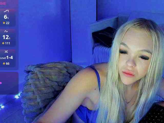 DaisyAbby03 webcam