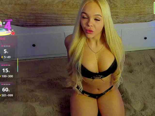 DaisyAbby03 webcam