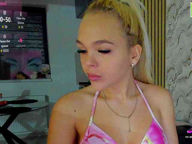 DaisyAbby03 webcam