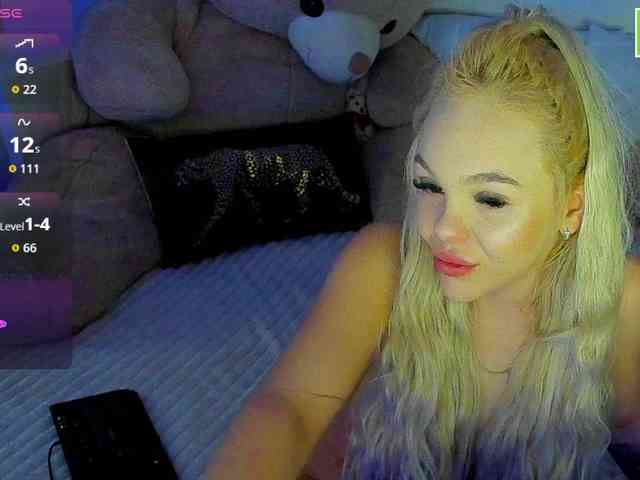 DaisyAbby03 webcam