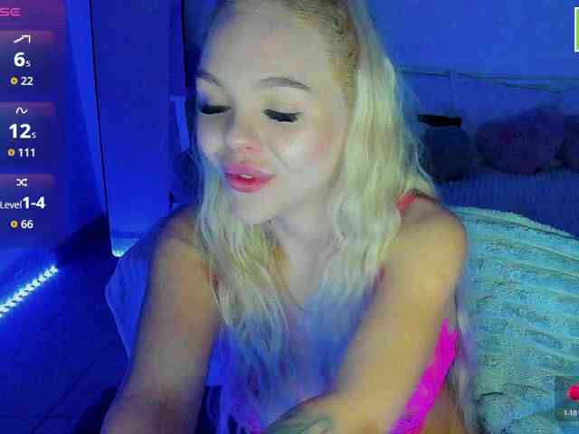 DaisyAbby03 webcam