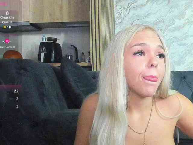 DaisyAbby03 webcam